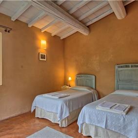 7 Bedroom Tuscan Villa with Pool near Sarteano, Sleeps 14-16